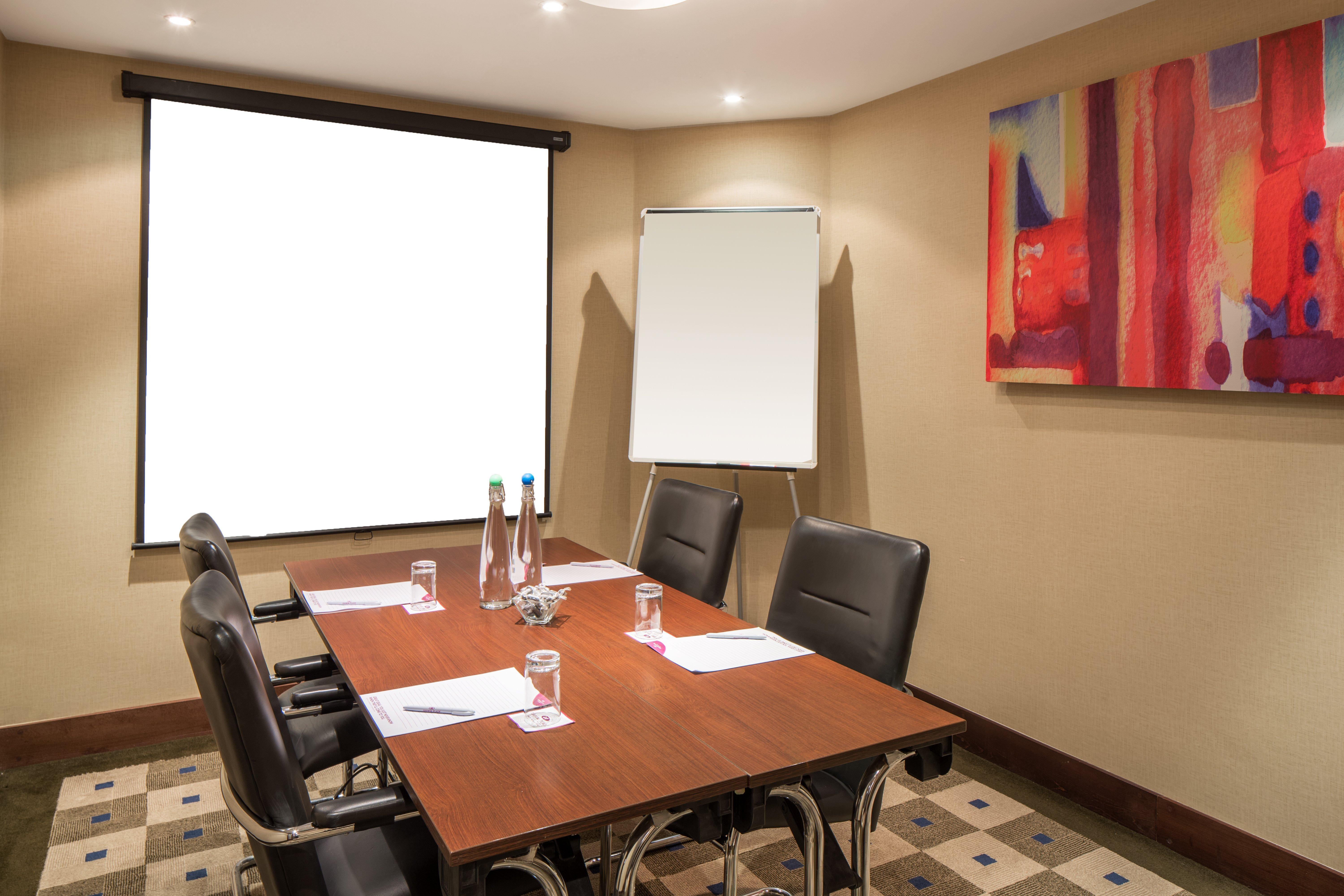 Crowne Plaza London - Gatwick Airport By Ihg Hotel Кроули Екстериор снимка
