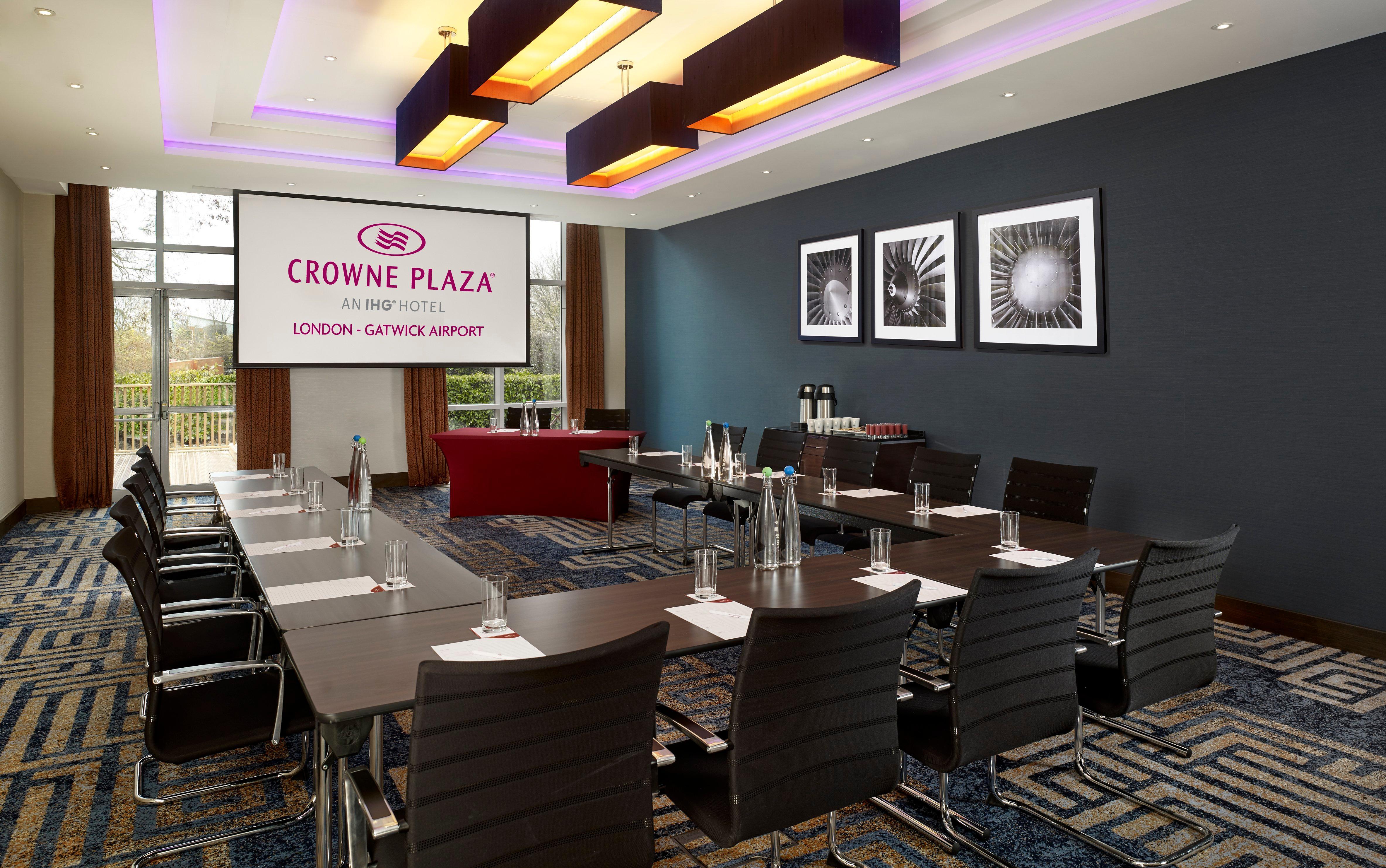 Crowne Plaza London - Gatwick Airport By Ihg Hotel Кроули Екстериор снимка