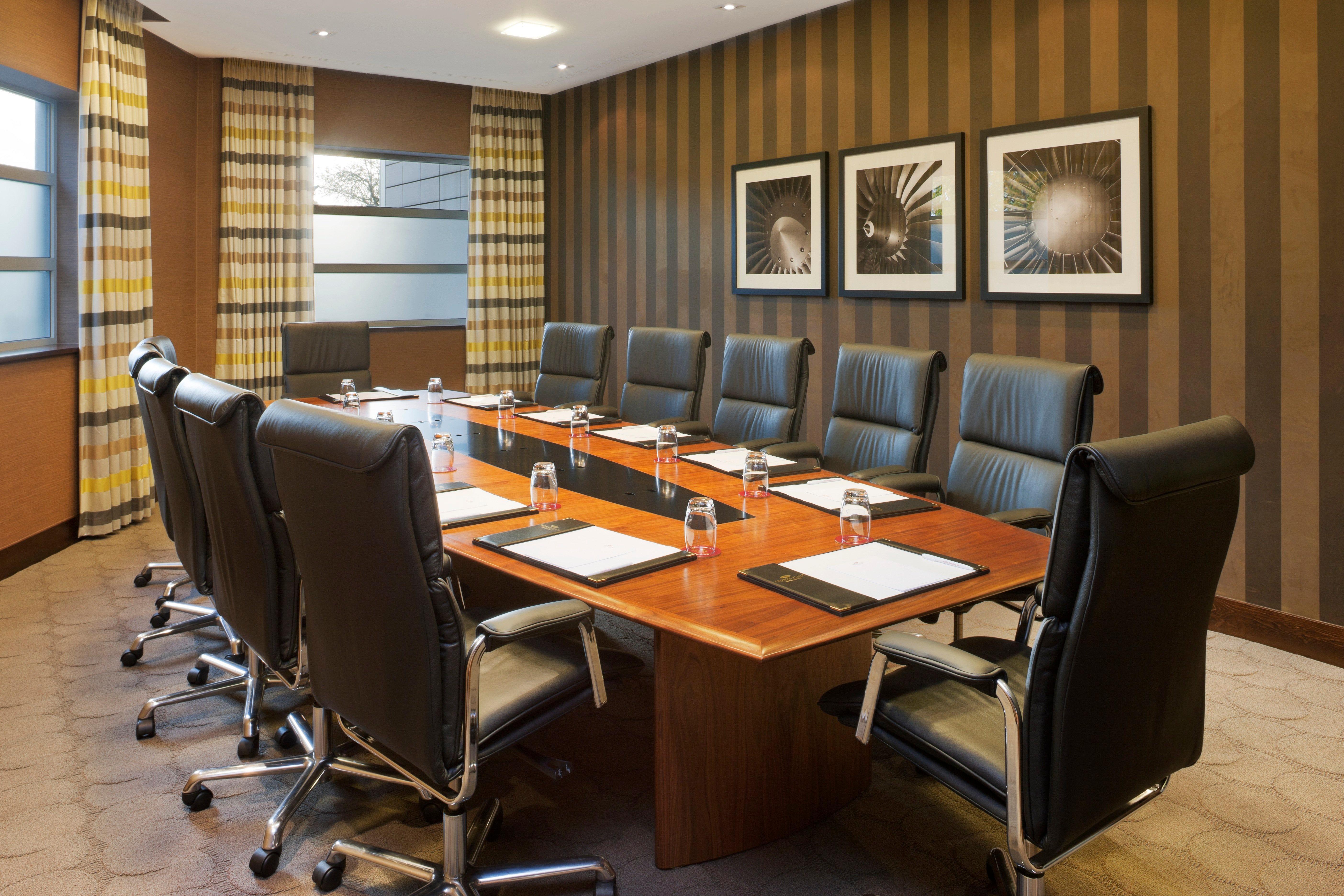 Crowne Plaza London - Gatwick Airport By Ihg Hotel Кроули Екстериор снимка
