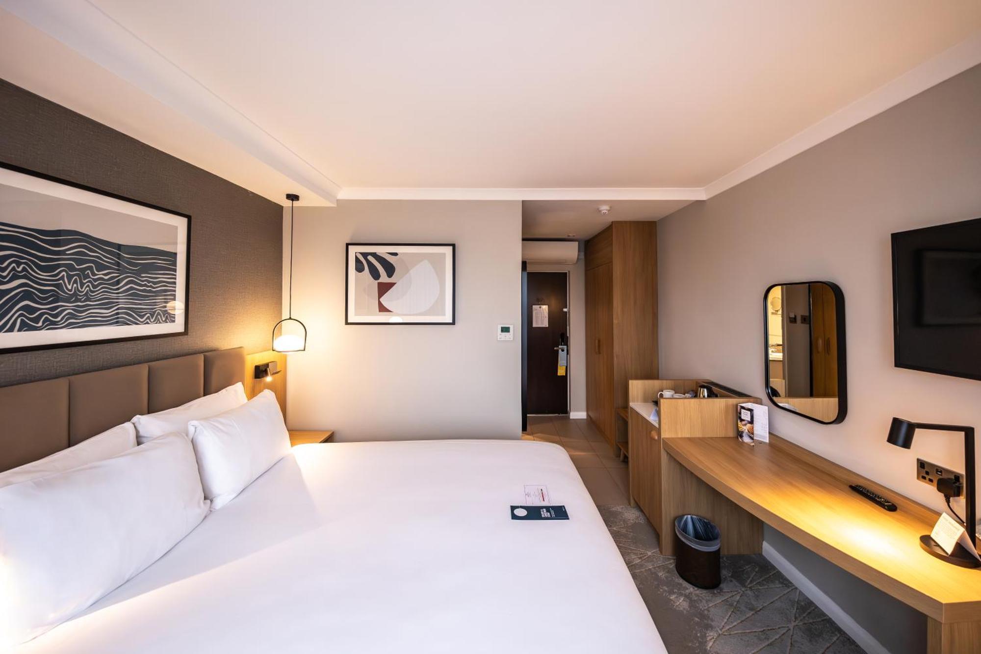 Crowne Plaza London - Gatwick Airport By Ihg Hotel Кроули Екстериор снимка