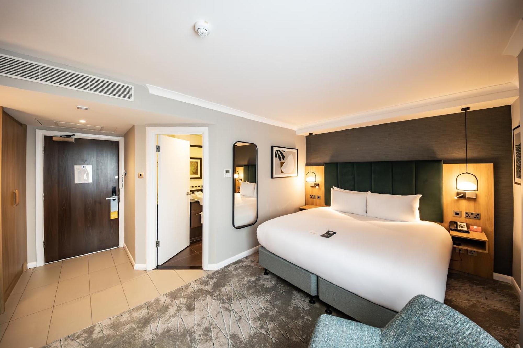 Crowne Plaza London - Gatwick Airport By Ihg Hotel Кроули Екстериор снимка