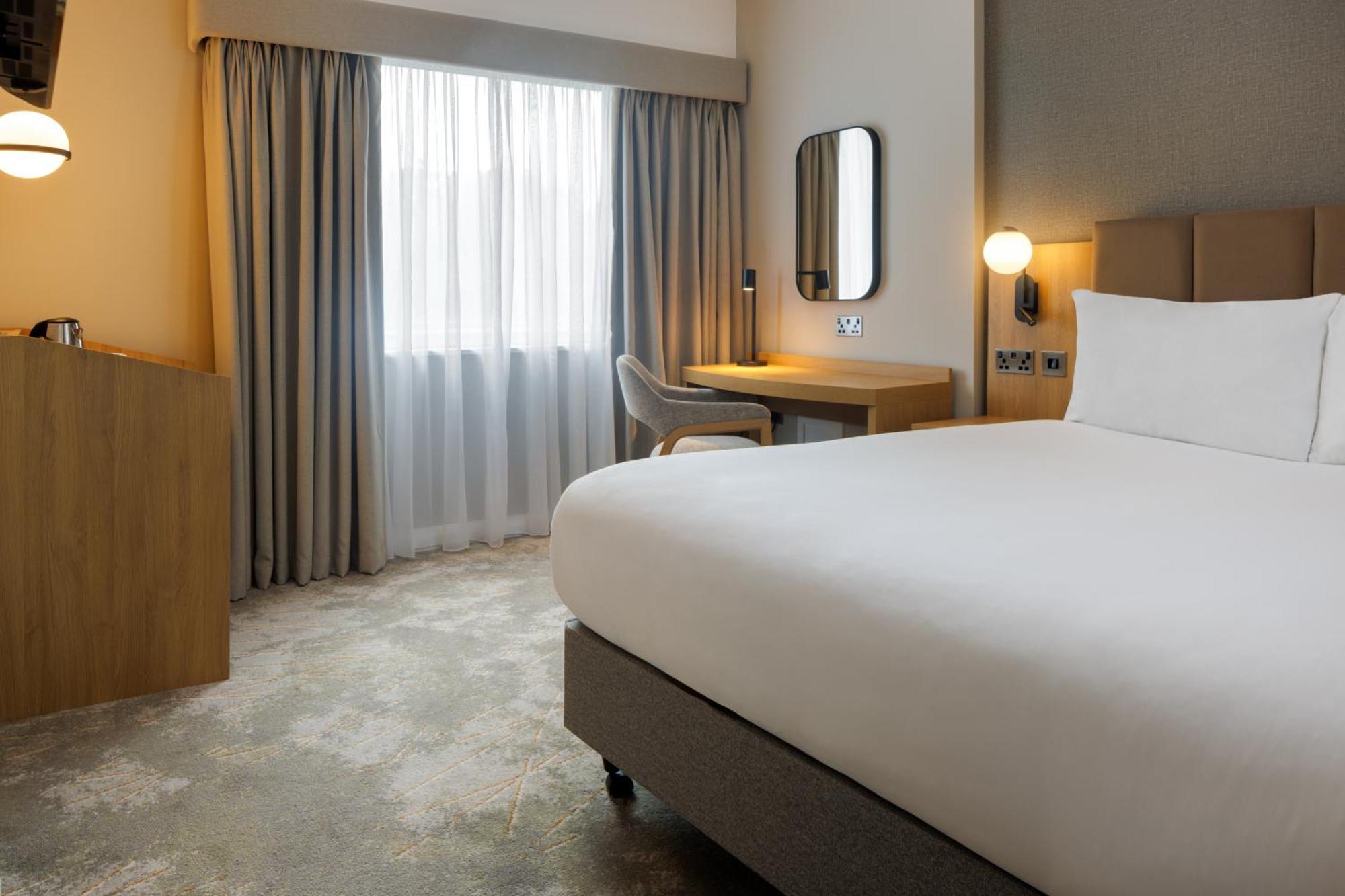 Crowne Plaza London - Gatwick Airport By Ihg Hotel Кроули Екстериор снимка