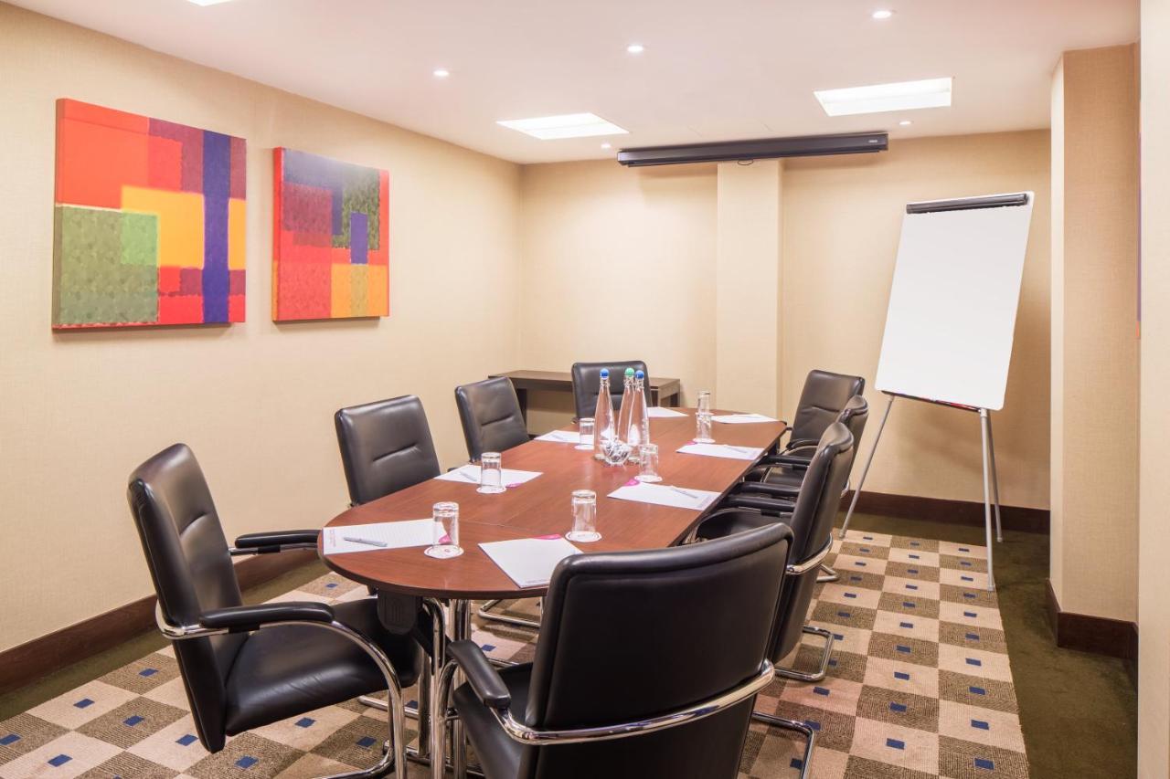 Crowne Plaza London - Gatwick Airport By Ihg Hotel Кроули Екстериор снимка
